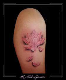 lotus-bloemen-bovenarm-2