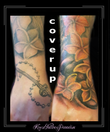 coverup,hand,pols,bloemen,