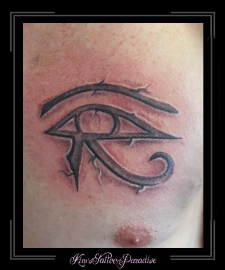 logo symboo oog van hores horus borst