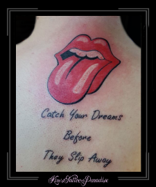 logo symbool symbol mick jagger rolling stones tong tekst rug