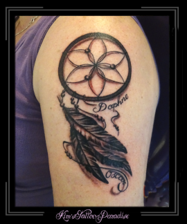 dreamcatcher met namen bovenarm